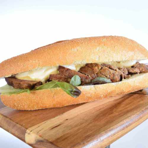 Broodje bal de Luxe met mosterd mayonaise (koud)